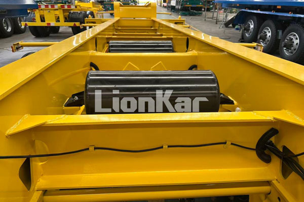 Lock Position Layout of skeletal trailer