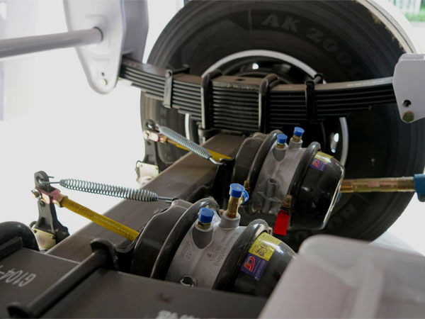 semi trailer axle assembly detail